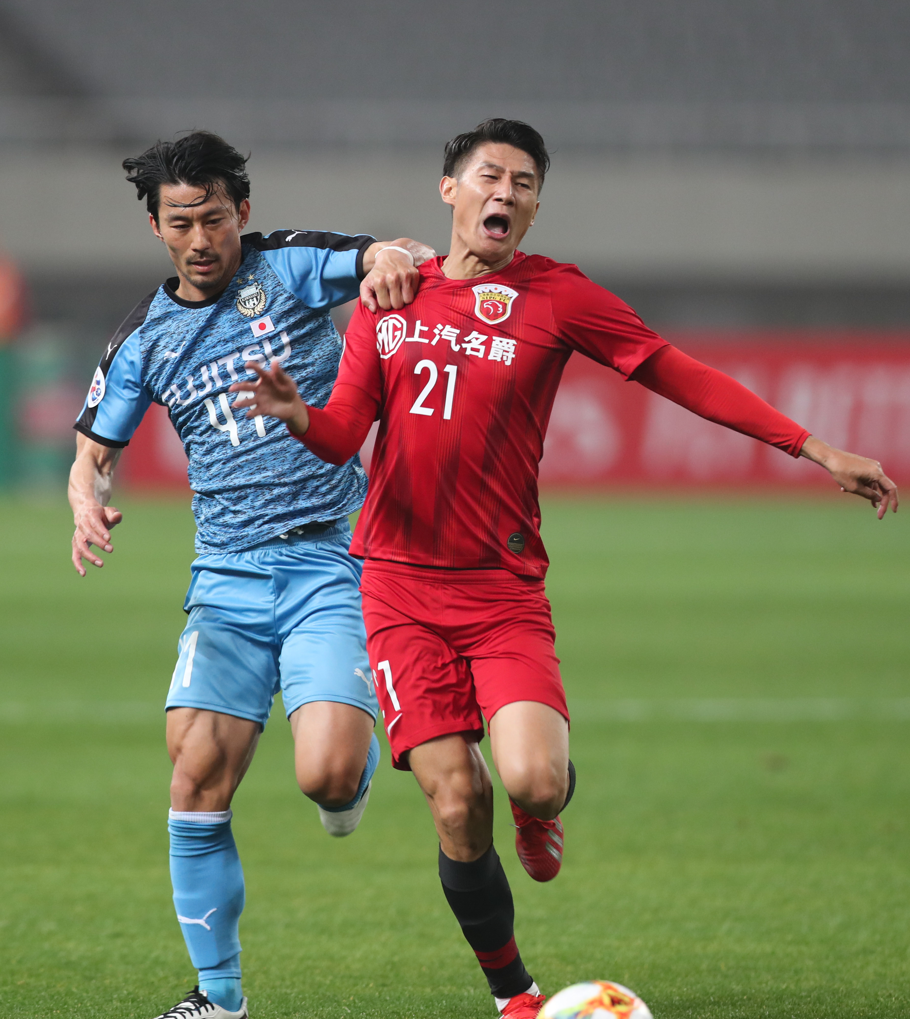 足球--亚冠:上海上港对阵川崎前锋_比赛