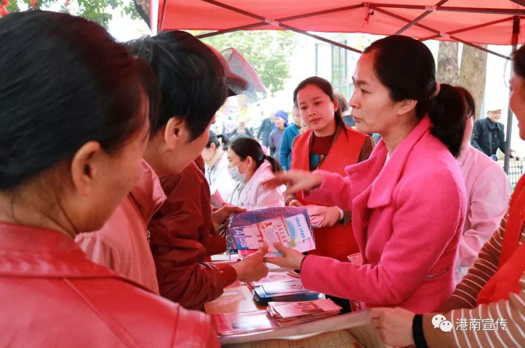 大力宣传宪法,反家庭暴力法,农村妇女土地权益保护以及等相关法律法规