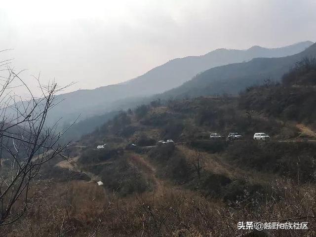 嶕峣山,位于洛宁县小界乡,是洛宁的名山之一.