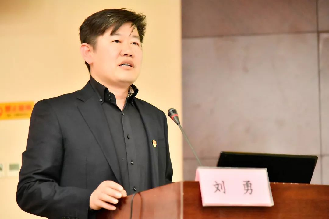 护士长张俊娣参加主持研讨会并进行专题讲座及演示,西青医院刘勇院长