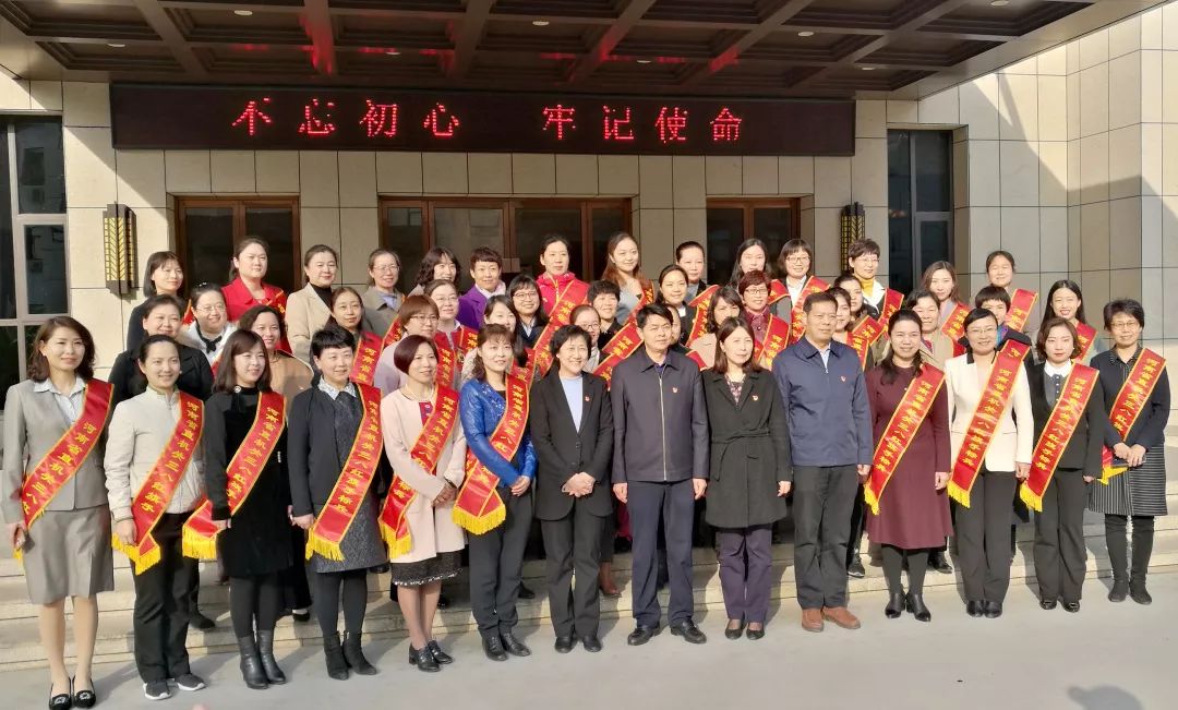 巾帼建功新时代铿锵玫瑰展风采郑州颐和医院武凤兰同志荣获河南省直