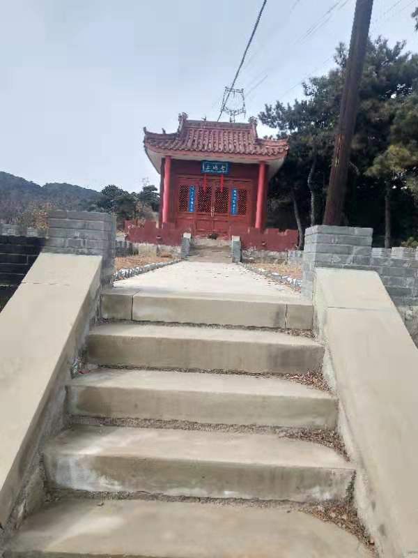 不问苍生问鬼神山西乡宁县一农村19万公款修建土地庙