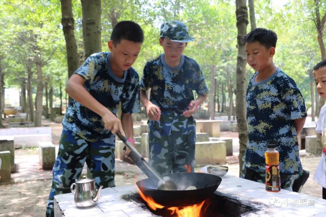 2019中澳蓝鹰研学课程重走秋收路创造版小学12天