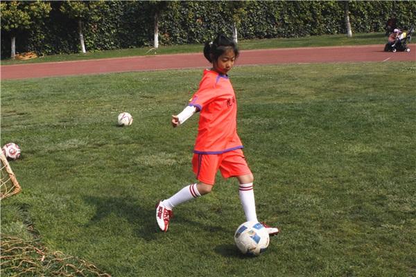 昆明少儿足球训练日志:该如何培养孩子的足球