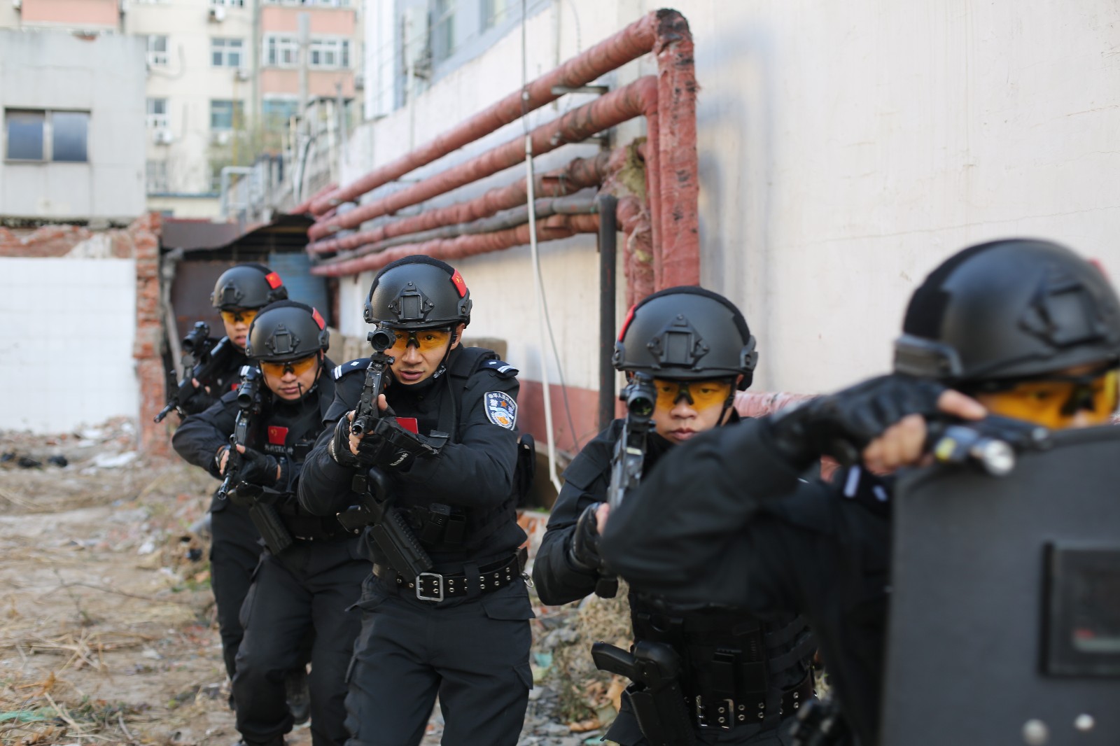 央视《警察特训营》第三季"金盾之星"出炉:郑州特警李亚伟战队获得总