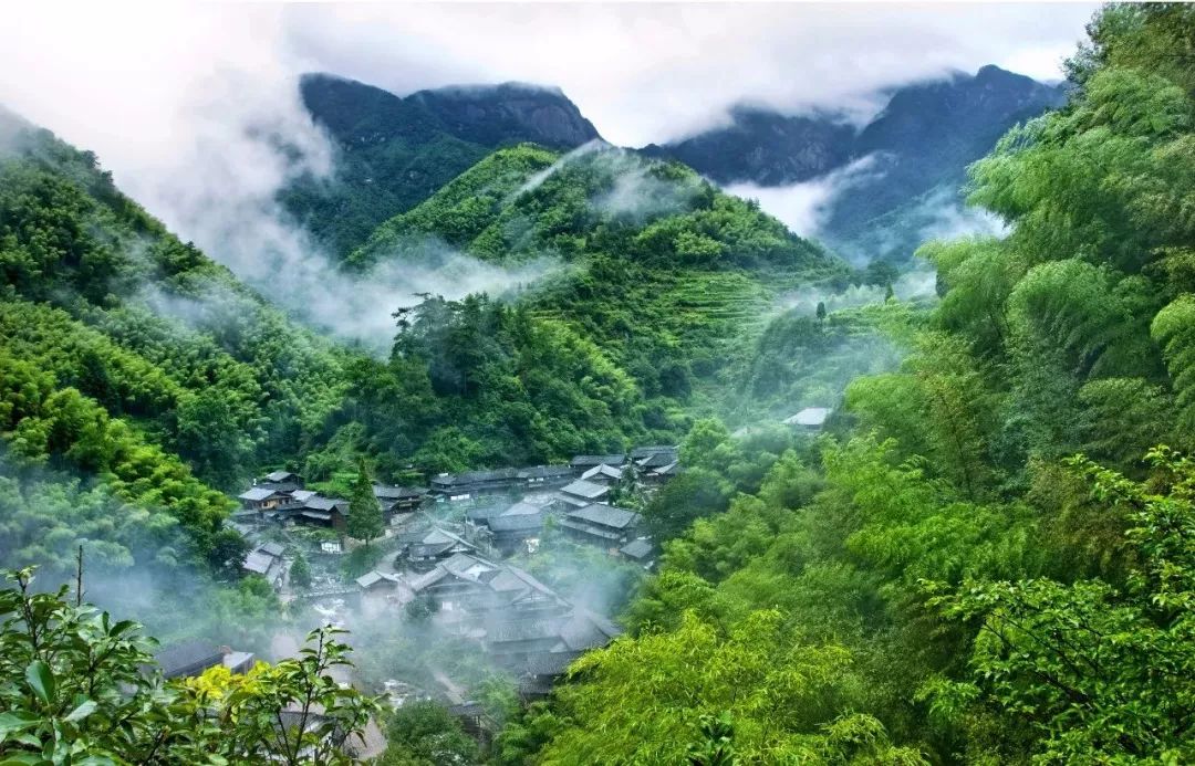 安排!避开人潮,周末就带女神去这几处藏在大山深处的美景