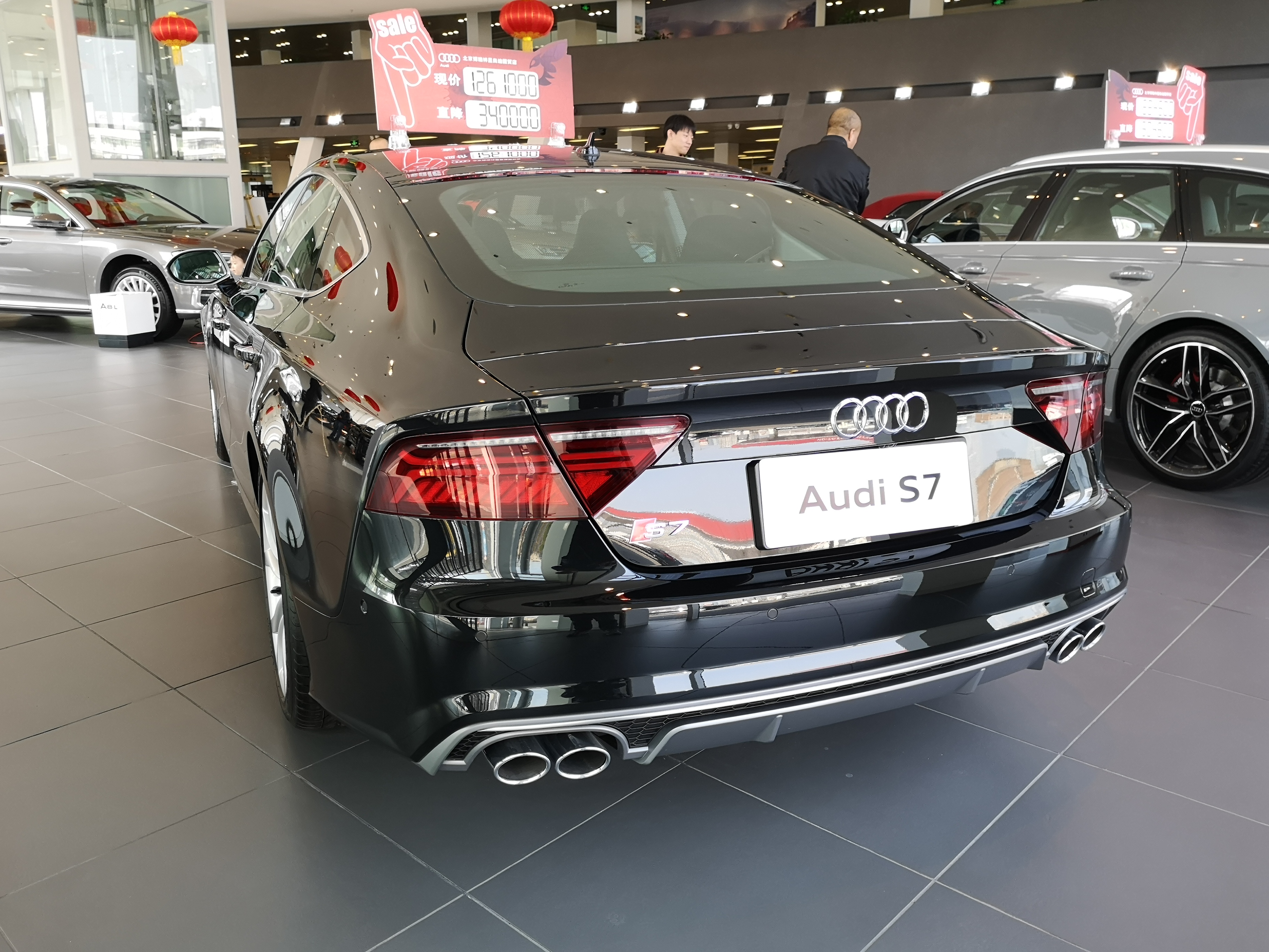 0t的v8双涡轮 店内欣赏奥迪s7 4.0 tfsi quattro