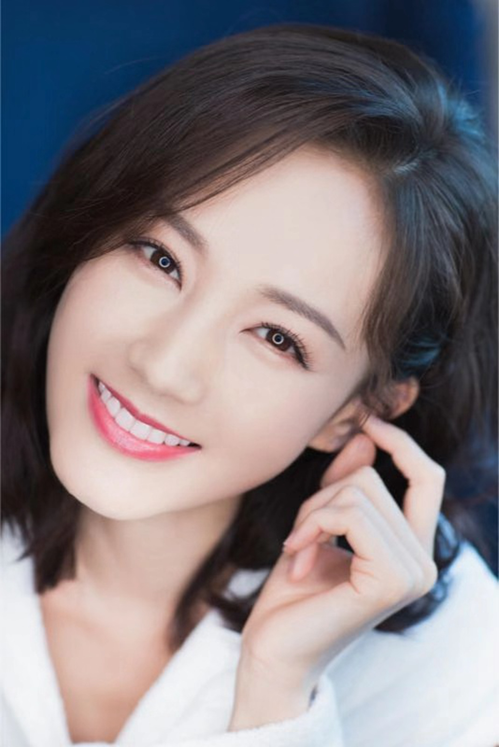 2019央视春晚主持人有张“深圳脸” 她是这样的女主播_广东频道_凤凰网