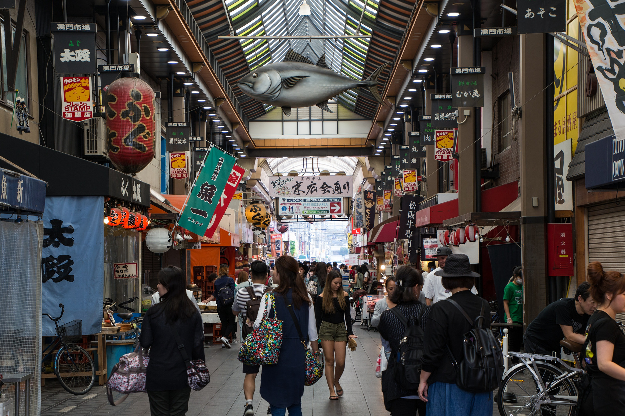 "强迫症"的日本集市:摆放整齐,明码标价