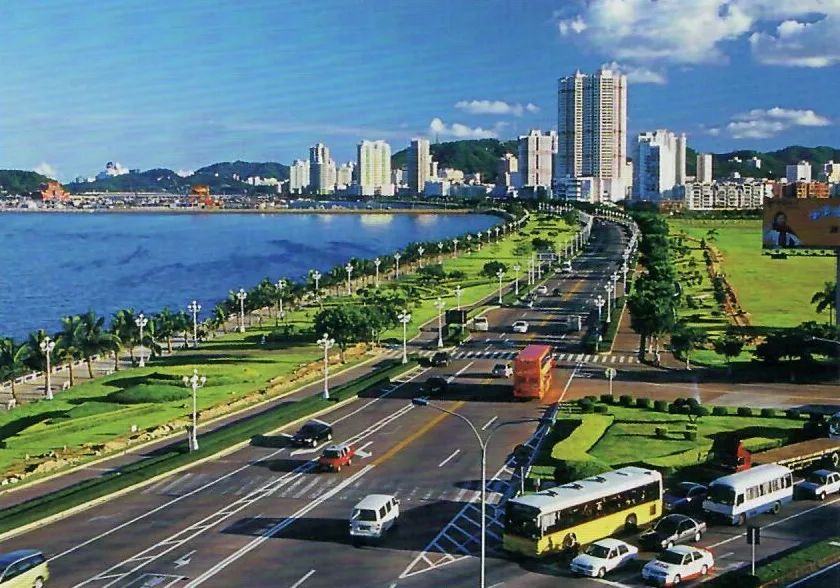 初步构筑了珠海东部城区的海滨花园城市特色,打造了浪漫海滨的城市