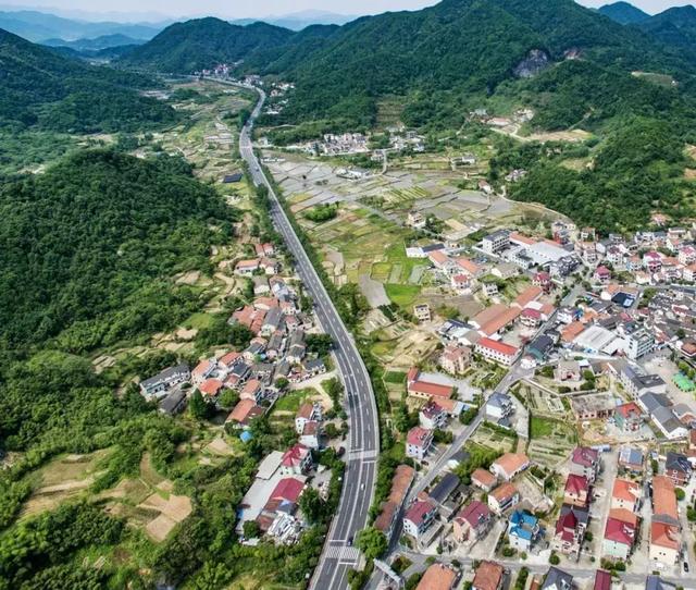 诸暨市大唐镇崇柱村 / 郭斌 摄诸暨市大唐镇大唐镇柱嵩村,东白湖镇陈