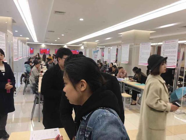 高新区人才市场招聘_海口高新区举办高校人才招聘会 60家企业提供近千岗位(3)