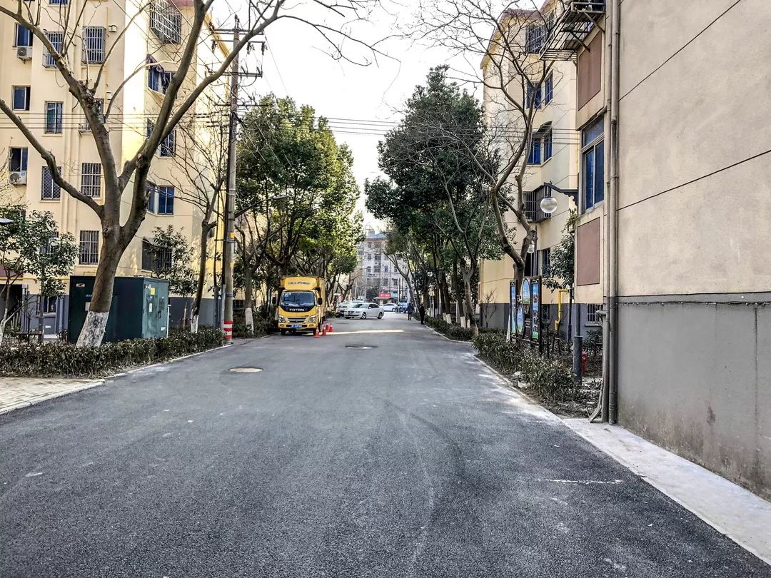 创建路上跟着祁海龙书记来看看当湖老旧小区改造