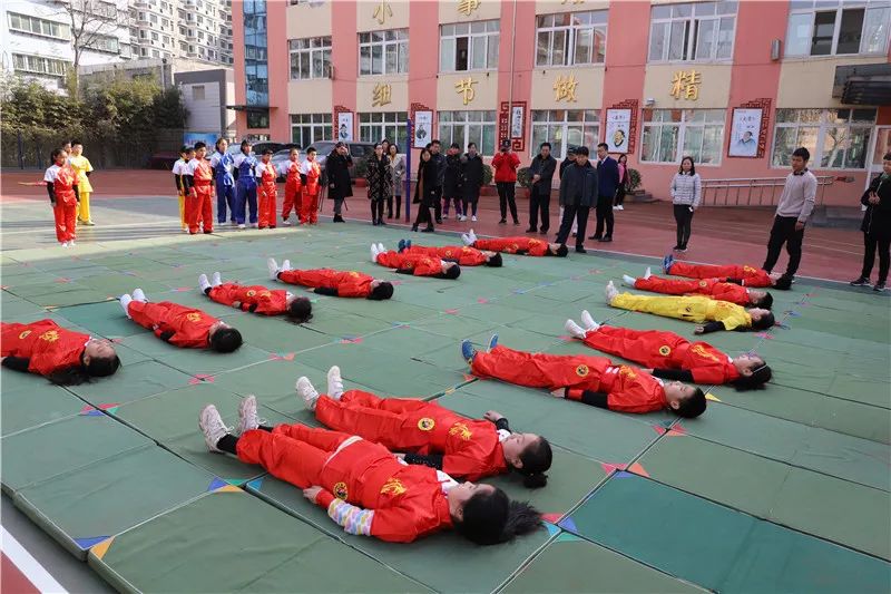 全国学校体育联盟领导小组到济南市北坦小学指导工作