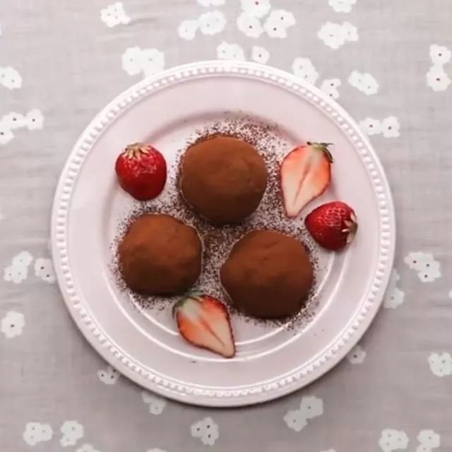 教你制作巧克力草莓大福 还有比巧莓更优秀的搭配吗 面团