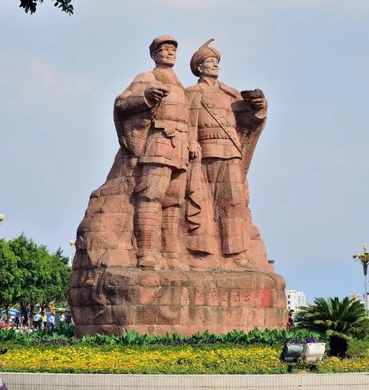 西昌彝海结盟纪念碑