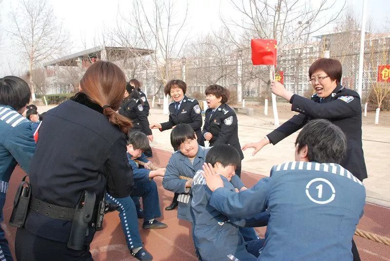 【关注】警营中的"半边天"——3月8日河北监狱女警工作生活全记录