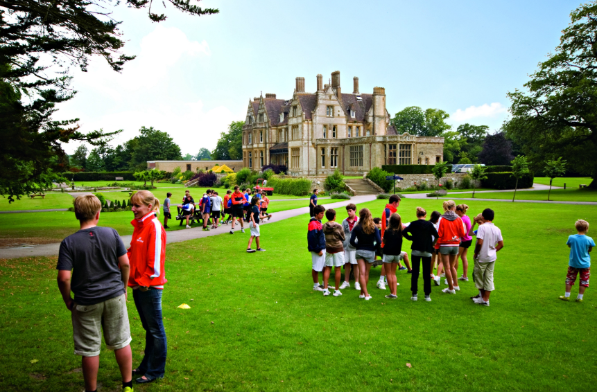 英国国际夏令营,孩子与65国学生在运动中学好英文,家长也能双赢