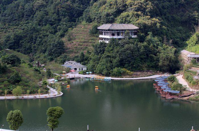 福建泉州永春闽南地区游记第一站永春北溪桃花谷旅游度假风景区