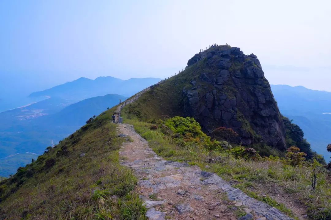 七娘山也是深圳市民探险旅游