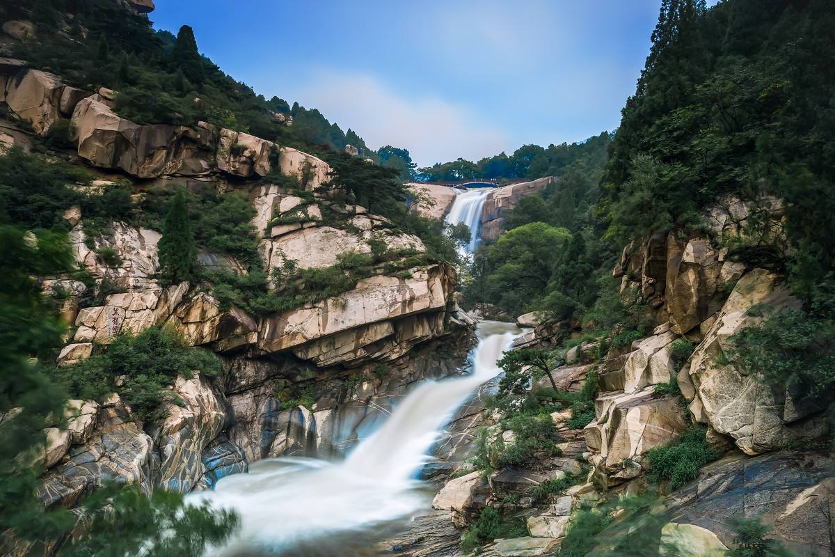 中国十大瀑布——泰山黑龙潭瀑布