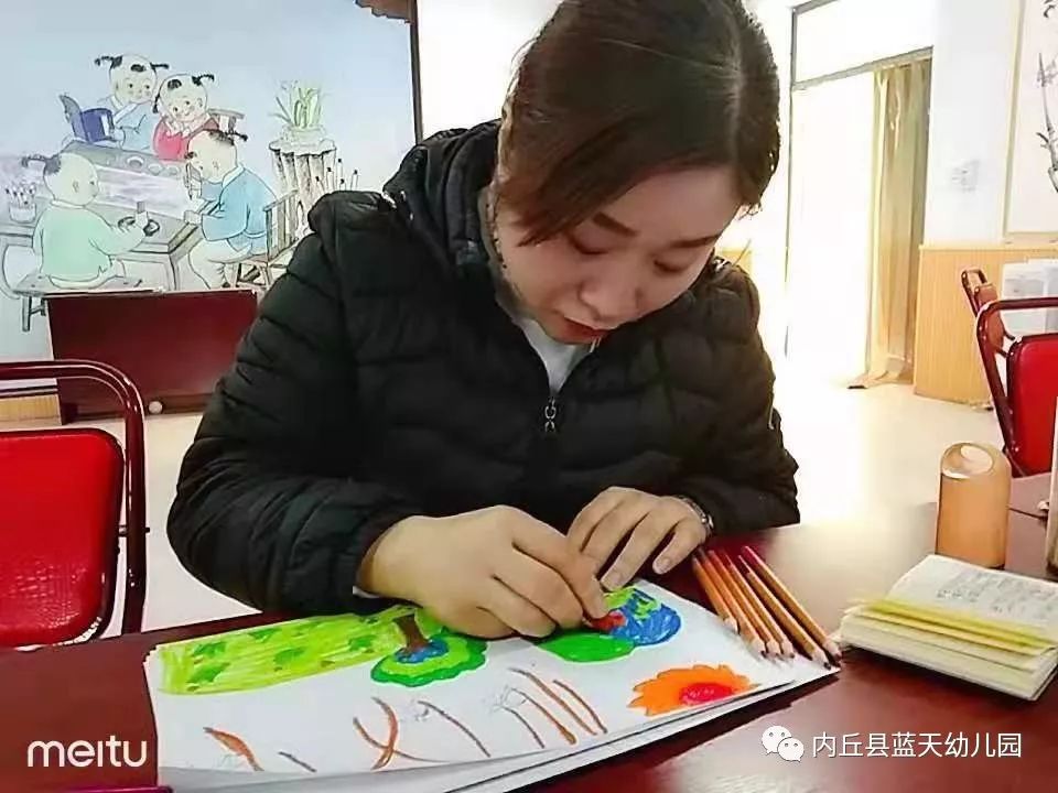 蓝天教育蓝天幼儿园开展教师绘画技能培训活动