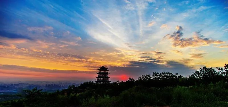 万柏林区万亩生态园——从垃圾山变成了生态园