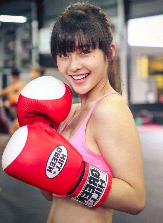 泰国女子长相甜美,因爱运动而坚持健身,却成了"最美拳击手!_安莉