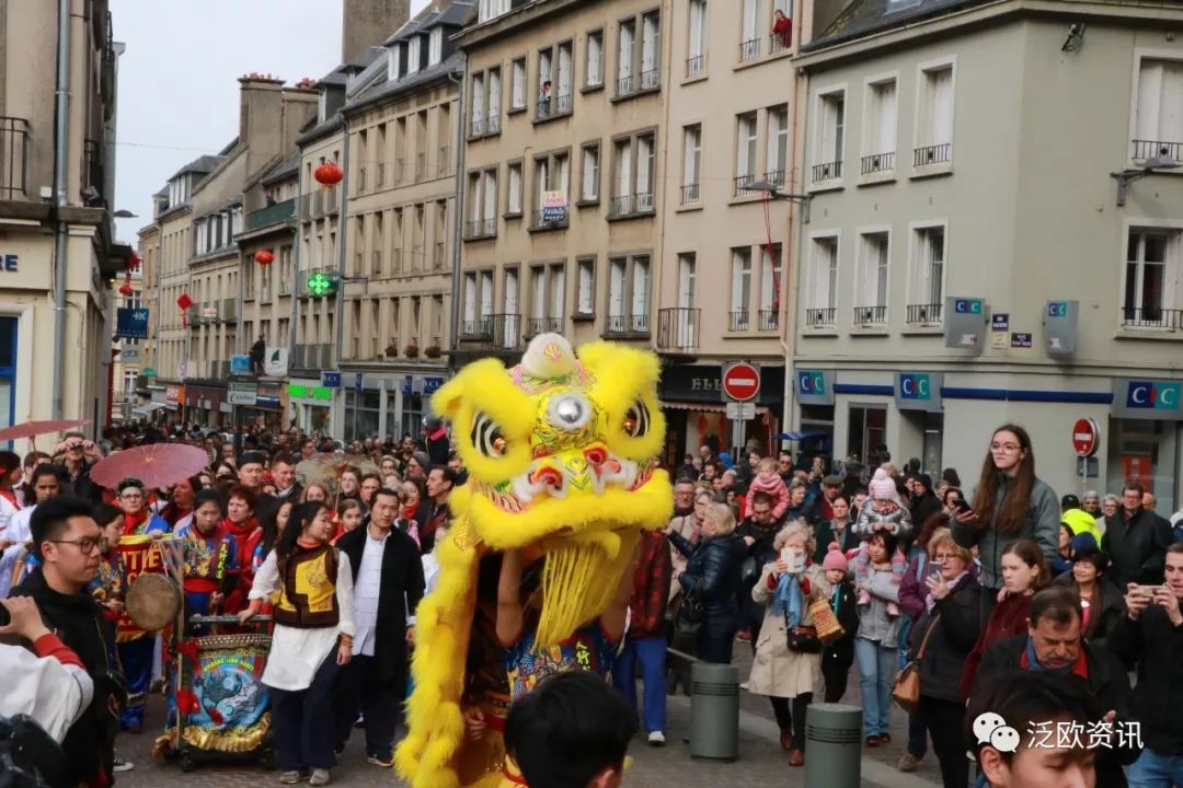 "中国风,新年纪念中国风情"彩妆游行在法国小城隆重举办!