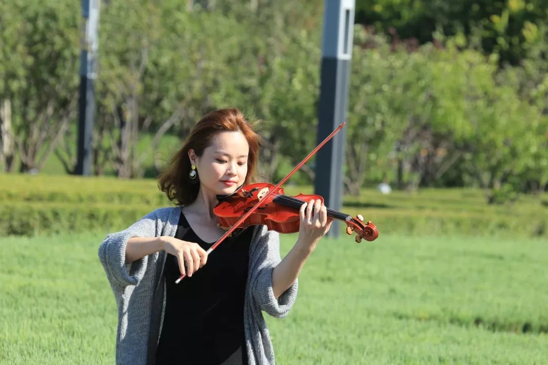 首席美国辛辛那提大学音乐学院 艺术博士自幼随父亲于鹏里学习小提琴