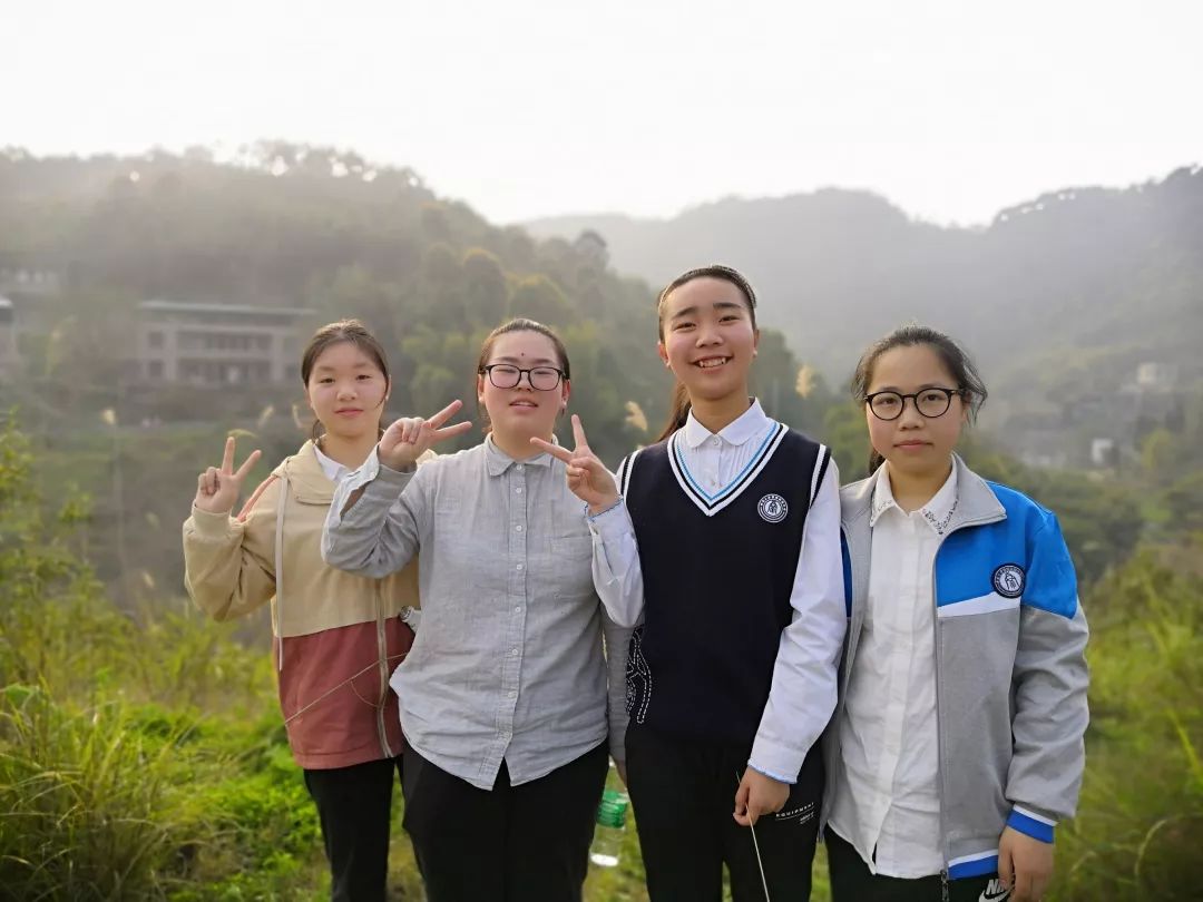 西南大学银翔实验中学//穿行春野,少年锦时