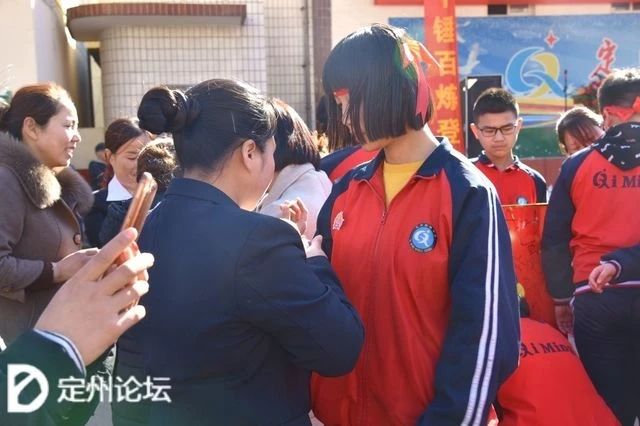 独家直播河北定州启明中学举行2019届中考百日誓冲刺誓师大会