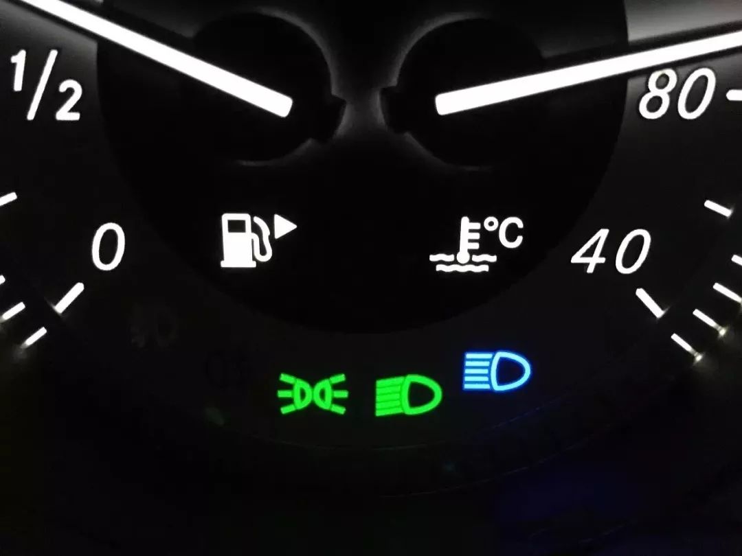如何正确使用汽车大灯的智能远近光系统？ - 哔哩哔哩