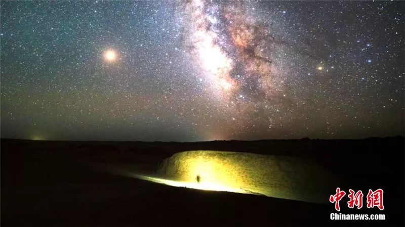 【组图】青海冷湖"火星营地"上演璀璨星辰大片