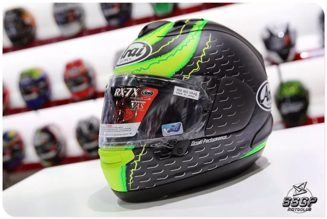 motogp 实力悍将 cal-crutchlow 经典战盔!arai