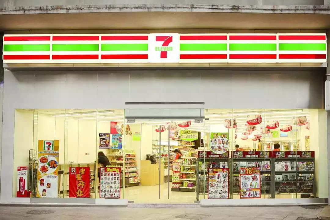 为什么你家楼下的便利店一家家地倒，7-11却越活越好?