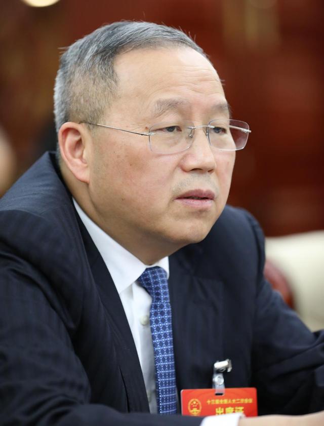 全国人大代表,重庆小康集团董事长张兴海 支持企业推进汽车新制造