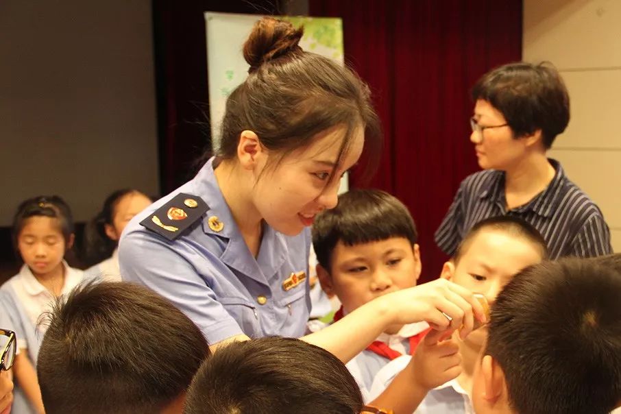 女神特辑丨市监之花,灼灼其华!带你认识不一般的"她"——张添添