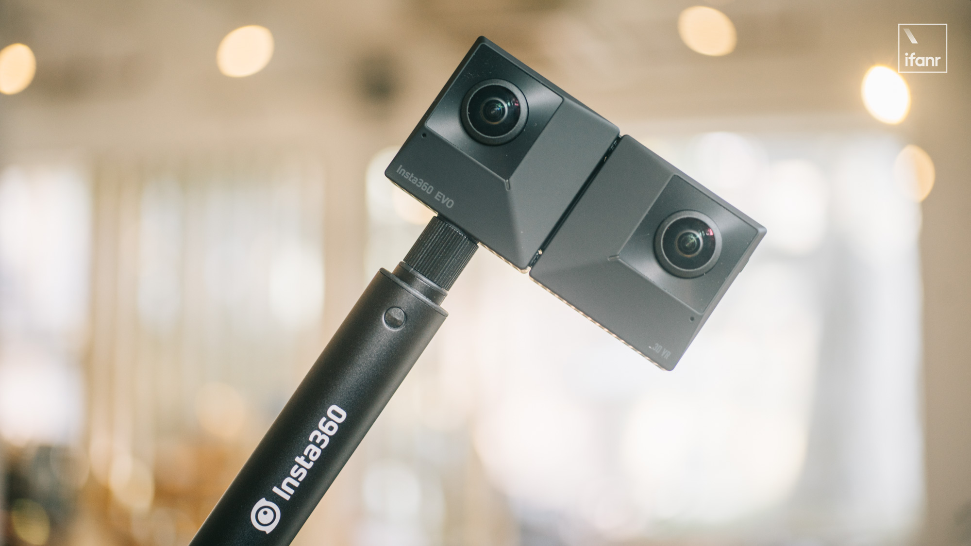 Insta360 EVO 发布：3D 照片、360° 视频二合一的新相机，到底值不值得