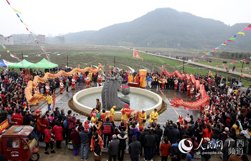 广西灌阳:千年农具节 万人赶圩日