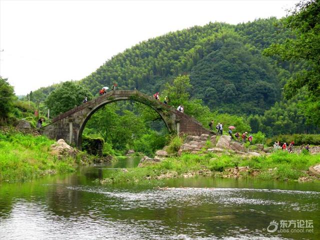 6 棠溪村位于余姚市四明山镇西端.