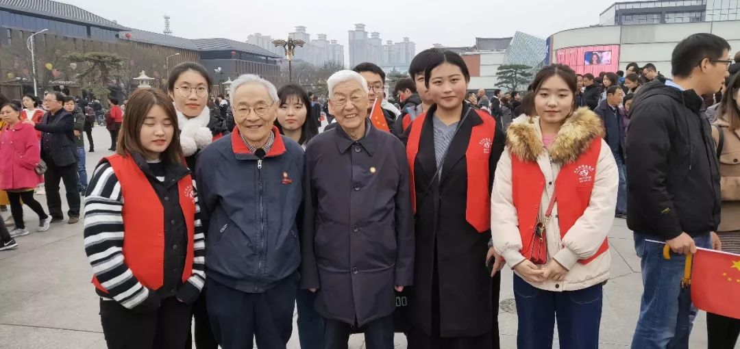 西交大西迁老教授潘季,卢烈英,西安电子科技大学教师华俊文以及古都