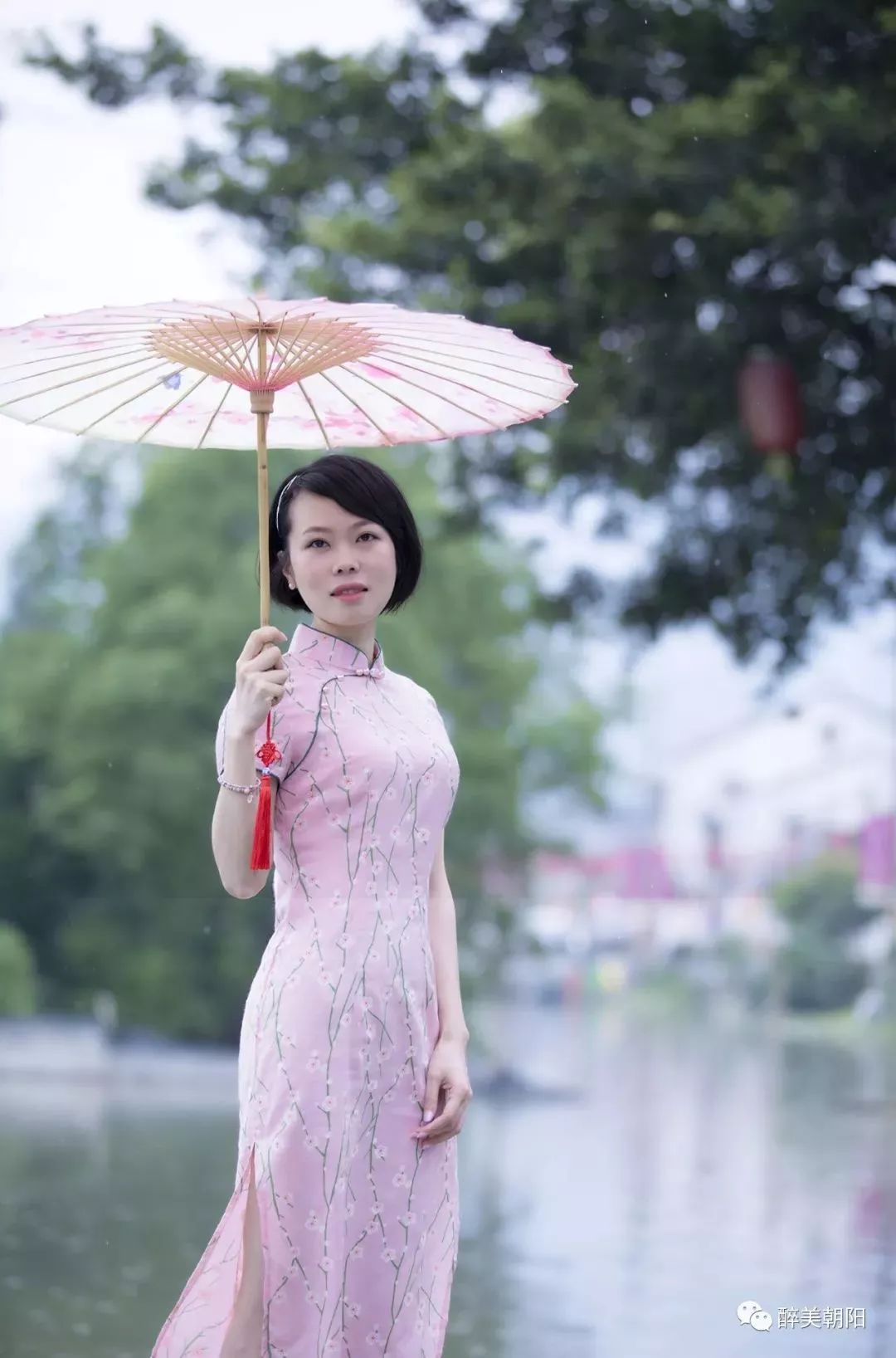 水头大山里的旗袍女子,风华绝代!