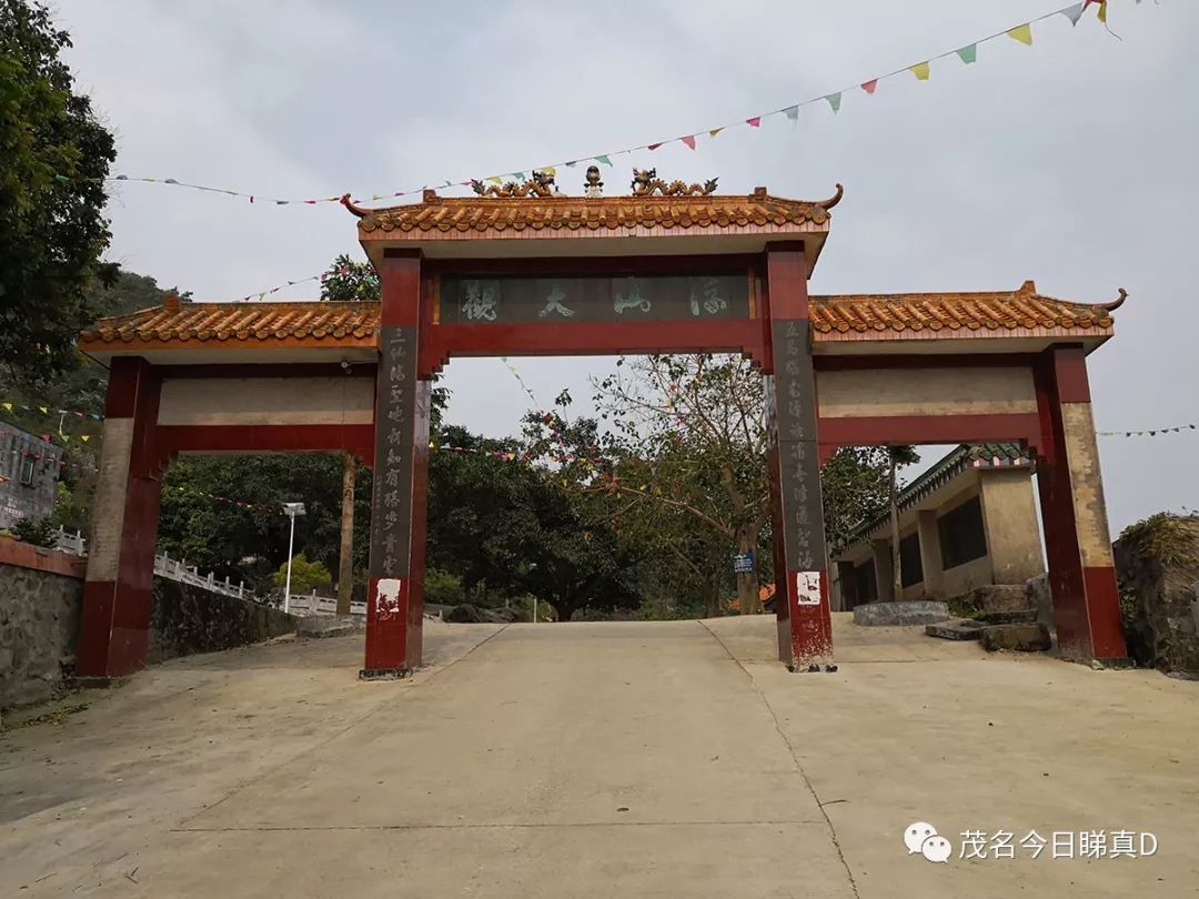 超世寺在冼太庙侧边"浮山岭"石碑的后面—超世寺所在的位置是潘