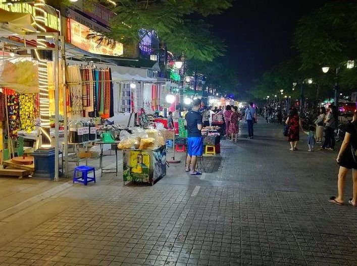 越南夜市实拍:他们的夜生活,看看和你那里一样吗