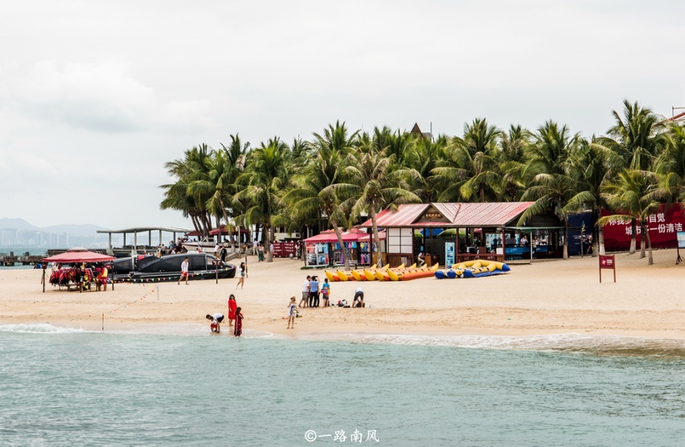 海南有多少人口_一家老小十口人海南三亚自由行(2)