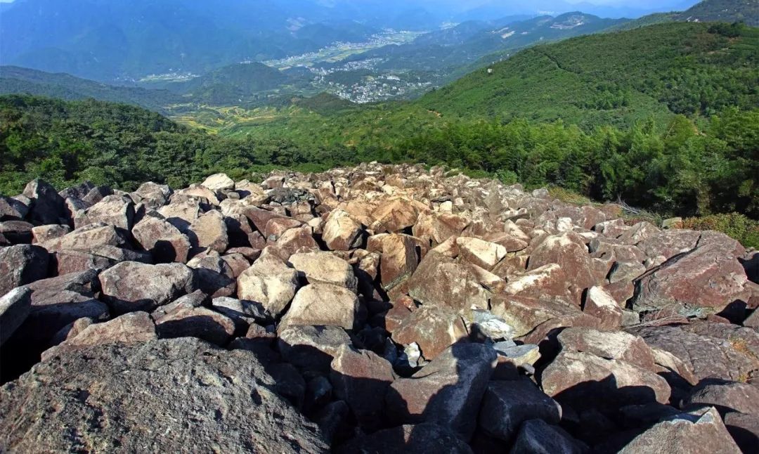 春日漫行 | 3.23登顶覆卮山,踏第四世纪冰川石浪