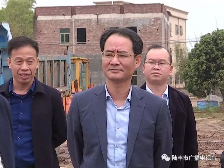 陆丰市委书记,市长检查指导新农村建设