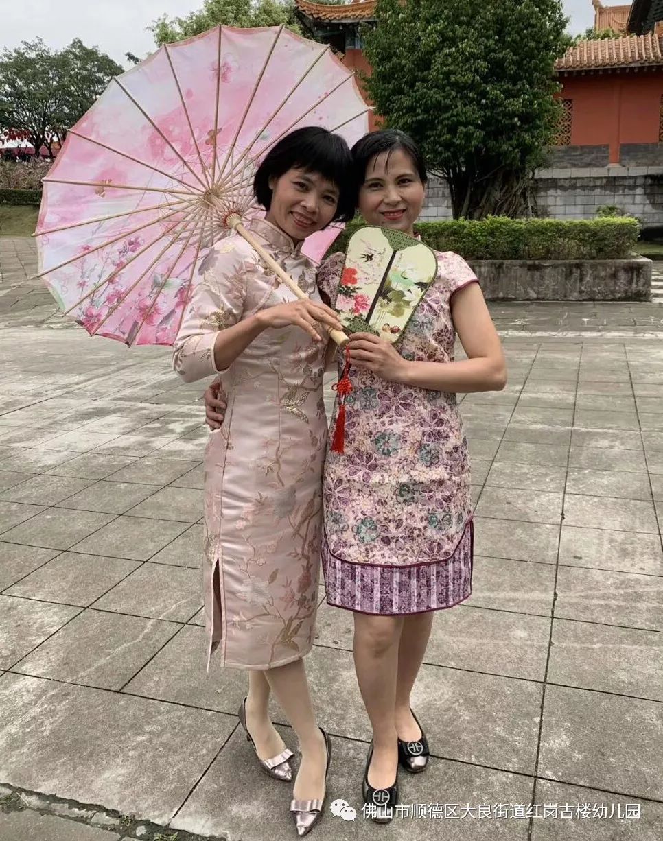 幸福三月天 旗袍展芳华--三八妇女节女教职工摄影比赛
