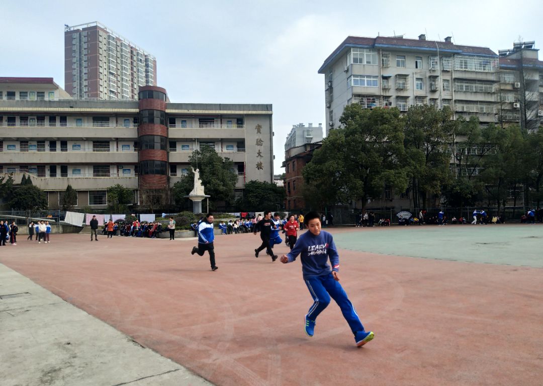 东岳崛起南区分离教学楼重建大冶东岳中学的学生注定是要被羡慕的